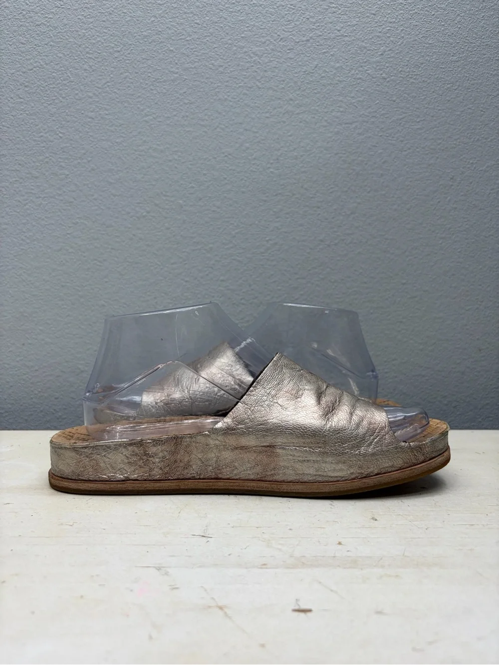 Kork-Ease Gold Mettalic Tutsi Slide Sandals Size 8